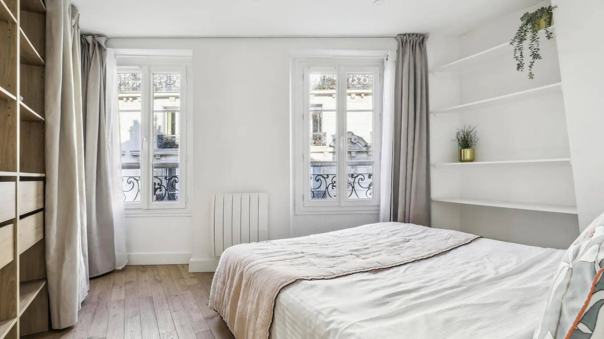 Luxury Apartment Near Le Marais Paris France