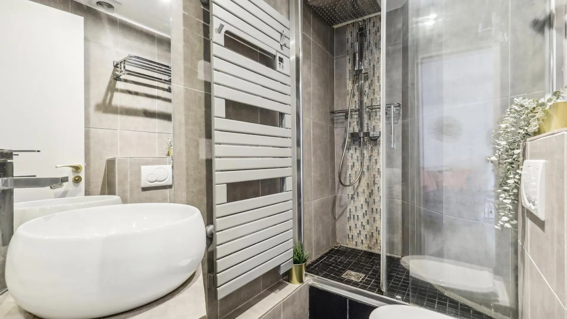 Luxury Apartment Near Le Marais Paris