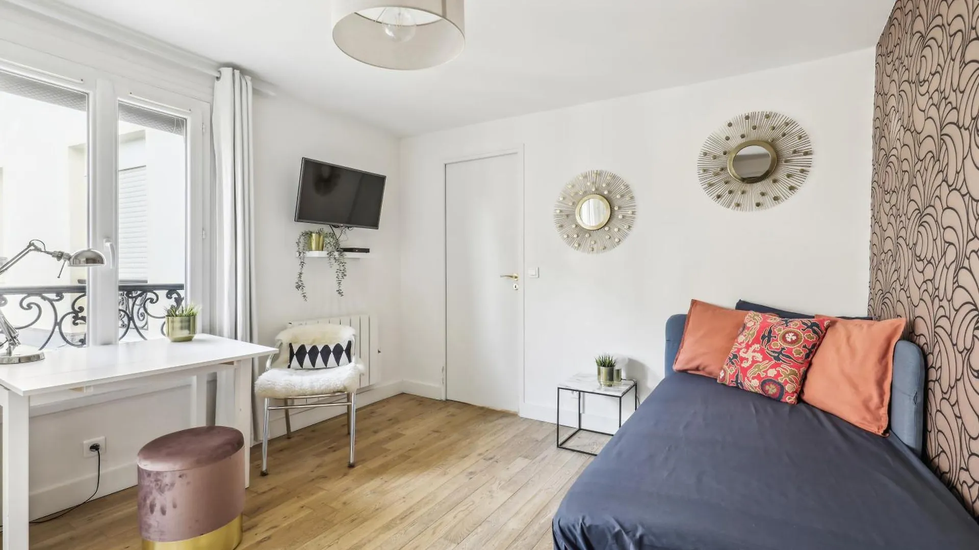 Luxury Apartment Near Le Marais Paris