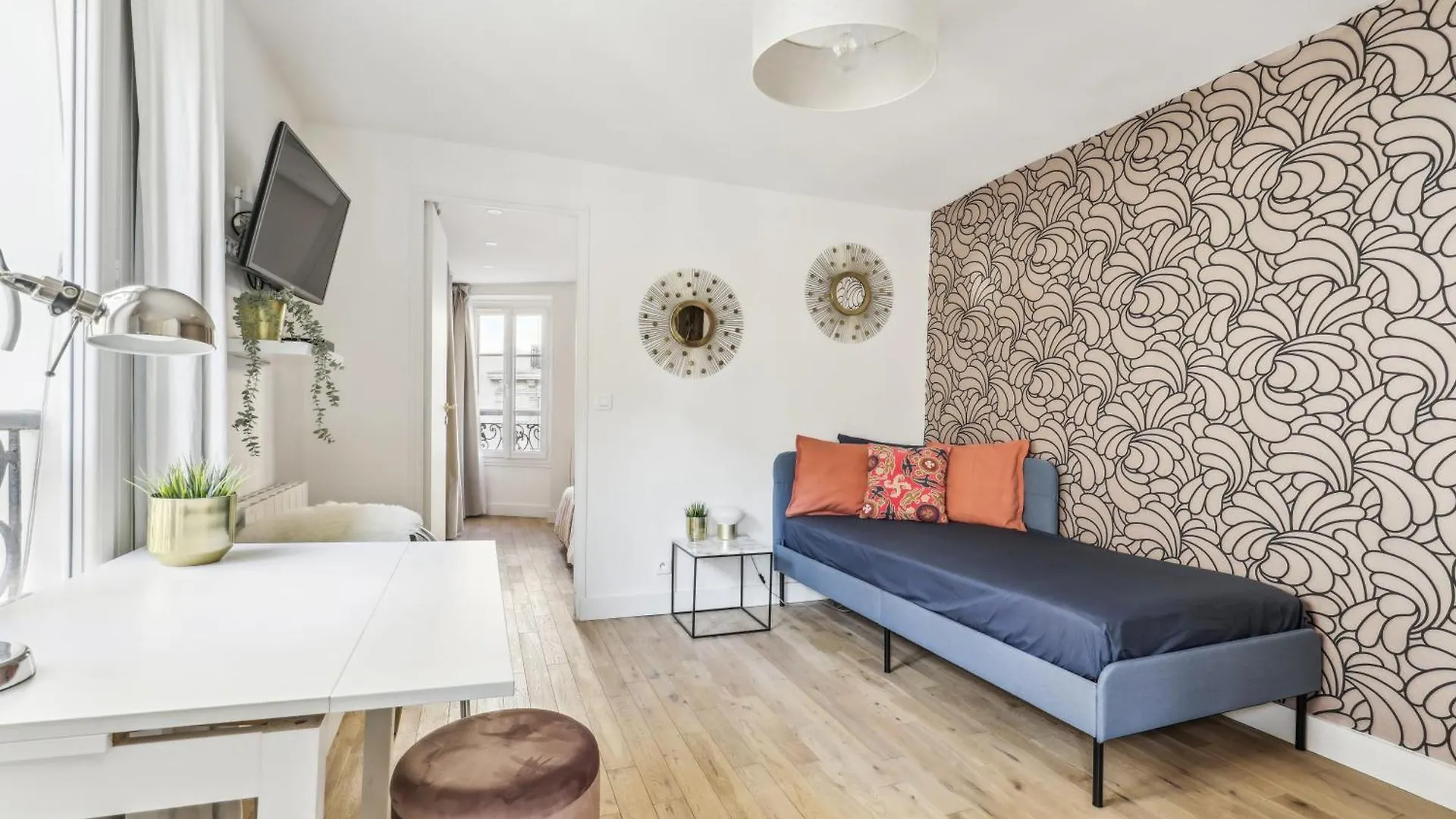 Luxury Apartment Near Le Marais Paris France
