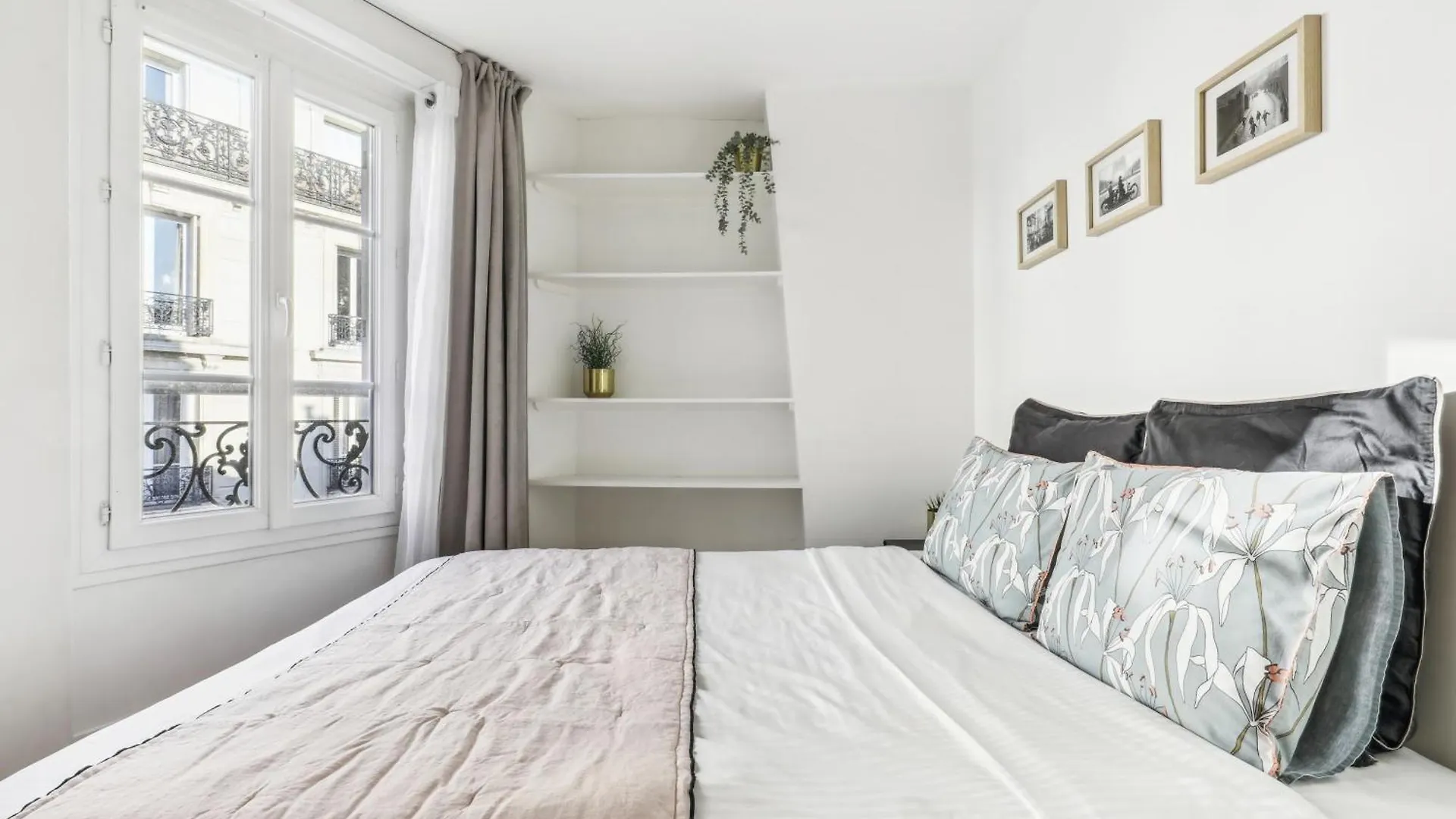 Luxury Apartment Near Le Marais Paris France